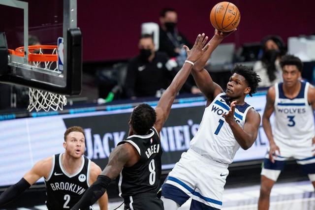 福克斯33分小萨17+15+12 国王力克快船3连胜