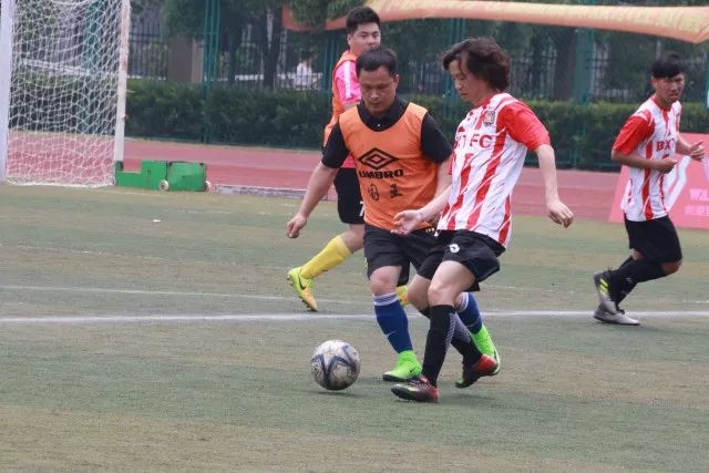 陈盈骏17+10崔永熙17分 广州再胜青岛晋级八强